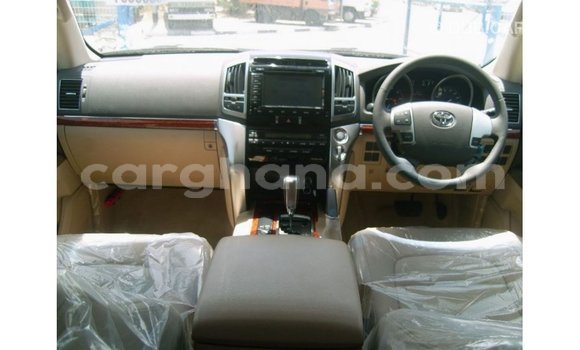 Sayi Imported Toyota Land Cruiser White Mota in Import - Dubai a Ashanti Sayi Imported Toyota Land Cruiser White Mota in Import - Dubai a Ashanti