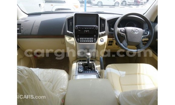Sayi Imported Toyota Land Cruiser White Mota in Import - Dubai a Ashanti Sayi Imported Toyota Land Cruiser White Mota in Import - Dubai a Ashanti