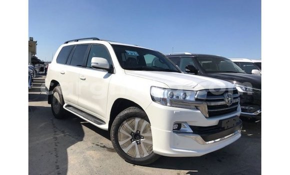 Sayi Imported Toyota Land Cruiser White Mota in Import - Dubai a Ashanti Sayi Imported Toyota Land Cruiser White Mota in Import - Dubai a Ashanti
