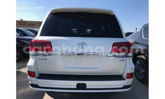 Sayi Imported Toyota Land Cruiser White Mota in Import - Dubai a Ashanti Sayi Imported Toyota Land Cruiser White Mota in Import - Dubai a Ashanti