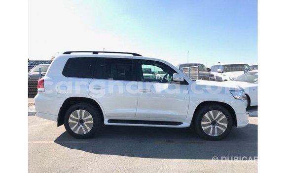 Sayi Imported Toyota Land Cruiser White Mota in Import - Dubai a Ashanti Sayi Imported Toyota Land Cruiser White Mota in Import - Dubai a Ashanti