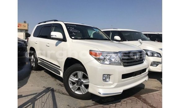 Buy Import Toyota Land Cruiser White Car in Import - Dubai in Ashanti Buy Import Toyota Land Cruiser White Car in Import - Dubai in Ashanti