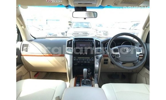 Buy Import Toyota Land Cruiser White Car in Import - Dubai in Ashanti Buy Import Toyota Land Cruiser White Car in Import - Dubai in Ashanti