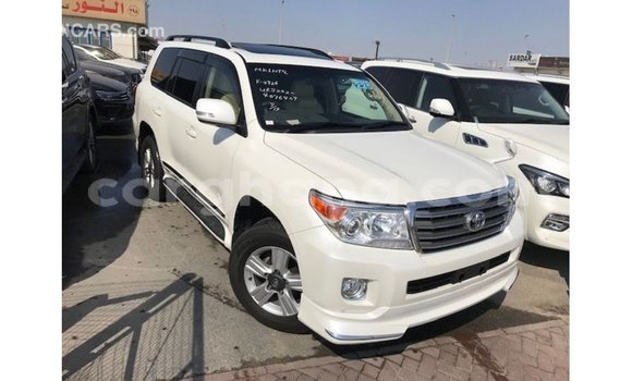 Buy Import Toyota Land Cruiser White Car in Import - Dubai in Ashanti Buy Import Toyota Land Cruiser White Car in Import - Dubai in Ashanti