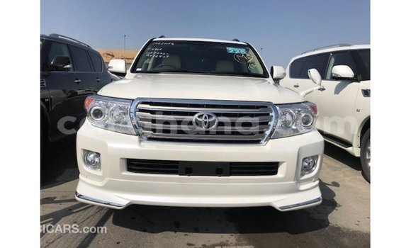 Buy Import Toyota Land Cruiser White Car in Import - Dubai in Ashanti Buy Import Toyota Land Cruiser White Car in Import - Dubai in Ashanti