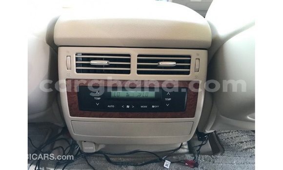 Buy Import Toyota Land Cruiser White Car in Import - Dubai in Ashanti Buy Import Toyota Land Cruiser White Car in Import - Dubai in Ashanti