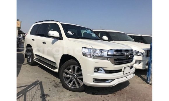 Sayi Imported Toyota Land Cruiser White Mota in Import - Dubai a Ashanti Sayi Imported Toyota Land Cruiser White Mota in Import - Dubai a Ashanti