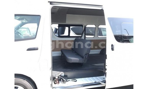 Ra Imported Toyota Hiace funfun Ọkọ̀ in Import - Dubai ni Ashanti Ra Imported Toyota Hiace funfun Ọkọ̀ in Import - Dubai ni Ashanti