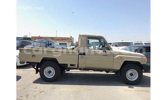 Ra Imported Toyota Land Cruiser Alagara Ọkọ̀ in Import - Dubai ni Ashanti Ra Imported Toyota Land Cruiser Alagara Ọkọ̀ in Import - Dubai ni Ashanti