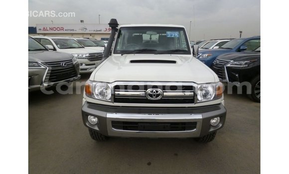 Ra Imported Toyota Land Cruiser funfun Ọkọ̀ in Import - Dubai ni Ashanti Ra Imported Toyota Land Cruiser funfun Ọkọ̀ in Import - Dubai ni Ashanti