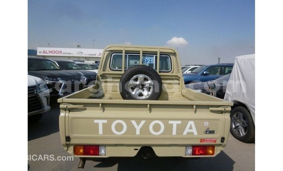 Sayi Imported Toyota Land Cruiser M Mota in Import - Dubai a Ashanti Sayi Imported Toyota Land Cruiser M Mota in Import - Dubai a Ashanti