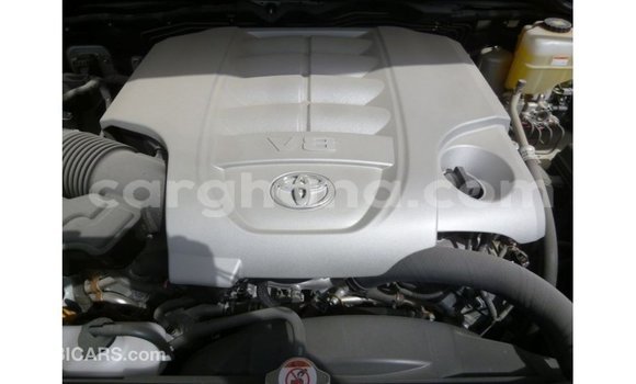 Sayi Imported Toyota Land Cruiser White Mota in Import - Dubai a Ashanti Sayi Imported Toyota Land Cruiser White Mota in Import - Dubai a Ashanti