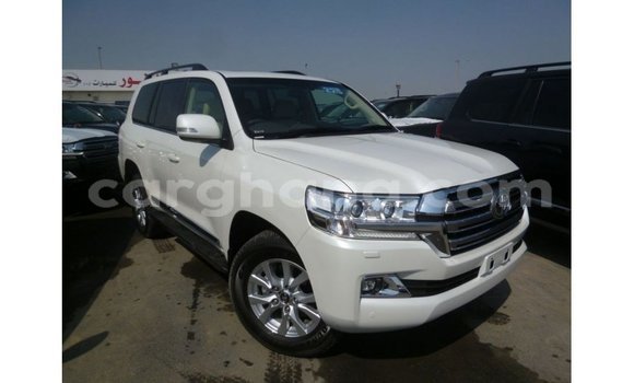 Sayi Imported Toyota Land Cruiser White Mota in Import - Dubai a Ashanti Sayi Imported Toyota Land Cruiser White Mota in Import - Dubai a Ashanti