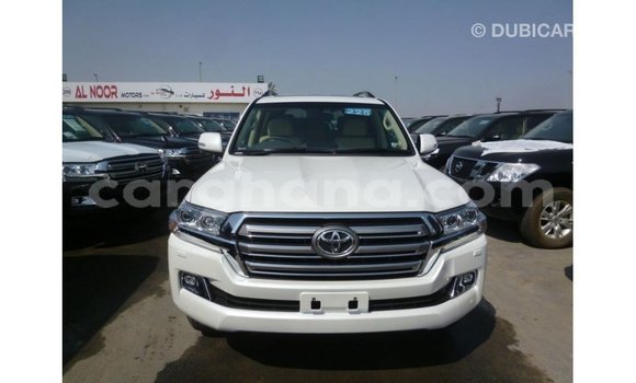 Sayi Imported Toyota Land Cruiser White Mota in Import - Dubai a Ashanti Sayi Imported Toyota Land Cruiser White Mota in Import - Dubai a Ashanti