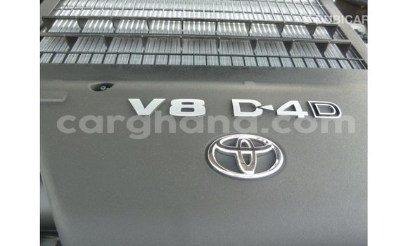 Sayi Imported Toyota Land Cruiser White Mota in Import - Dubai a Ashanti Sayi Imported Toyota Land Cruiser White Mota in Import - Dubai a Ashanti