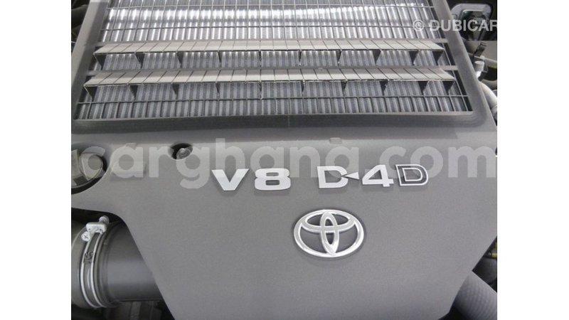 Big with watermark toyota land cruiser ashanti import dubai 21312