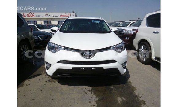 Buy Import Toyota 4Runner White Car in Import - Dubai in Ashanti Buy Import Toyota 4Runner White Car in Import - Dubai in Ashanti