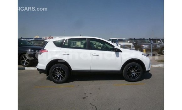 Buy Import Toyota 4Runner White Car in Import - Dubai in Ashanti Buy Import Toyota 4Runner White Car in Import - Dubai in Ashanti