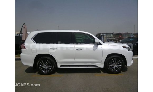 Sayi Imported Lexus LX White Mota in Import - Dubai a Ashanti Sayi Imported Lexus LX White Mota in Import - Dubai a Ashanti