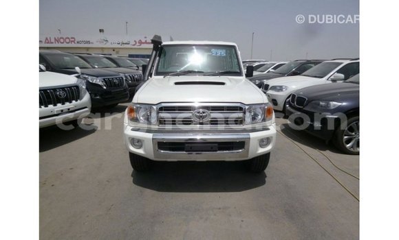 Ra Imported Toyota Land Cruiser funfun Ọkọ̀ in Import - Dubai ni Ashanti Ra Imported Toyota Land Cruiser funfun Ọkọ̀ in Import - Dubai ni Ashanti