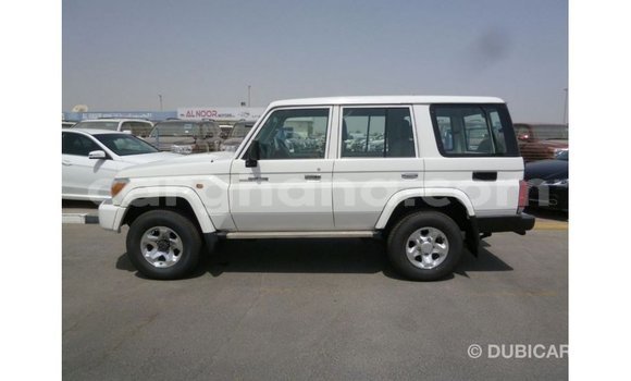 Ra Imported Toyota Land Cruiser funfun Ọkọ̀ in Import - Dubai ni Ashanti Ra Imported Toyota Land Cruiser funfun Ọkọ̀ in Import - Dubai ni Ashanti