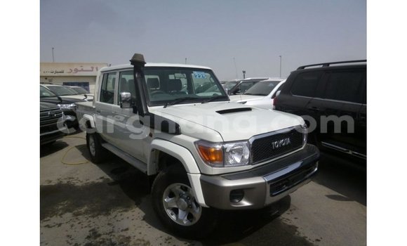 Buy Import Toyota Land Cruiser White Car in Import - Dubai in Ashanti Buy Import Toyota Land Cruiser White Car in Import - Dubai in Ashanti