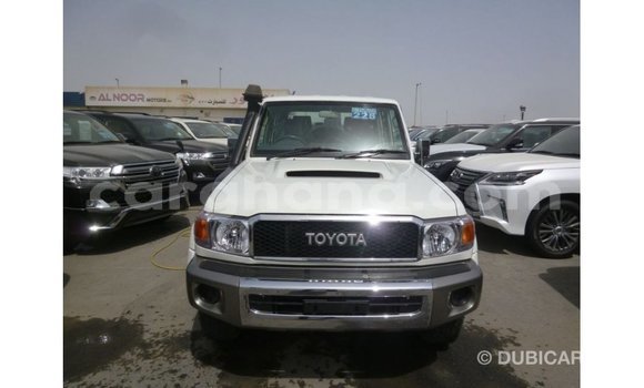 Buy Import Toyota Land Cruiser White Car in Import - Dubai in Ashanti Buy Import Toyota Land Cruiser White Car in Import - Dubai in Ashanti