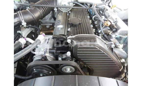 Sayi Imported Toyota Land Cruiser White Mota in Import - Dubai a Ashanti Sayi Imported Toyota Land Cruiser White Mota in Import - Dubai a Ashanti