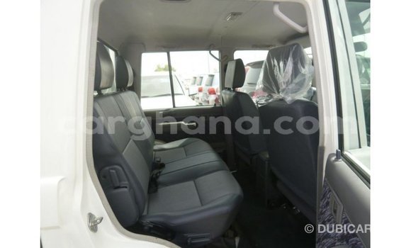 Buy Import Toyota Land Cruiser White Car in Import - Dubai in Ashanti Buy Import Toyota Land Cruiser White Car in Import - Dubai in Ashanti