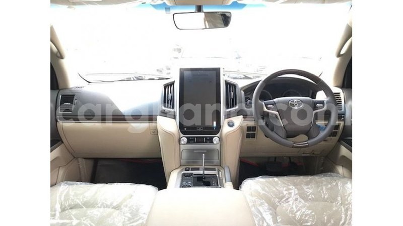 Big with watermark toyota land cruiser ashanti import dubai 21370