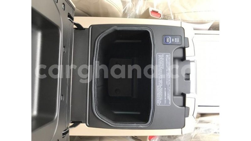 Big with watermark toyota land cruiser ashanti import dubai 21370