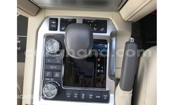 Sayi Imported Toyota Land Cruiser White Mota in Import - Dubai a Ashanti Sayi Imported Toyota Land Cruiser White Mota in Import - Dubai a Ashanti