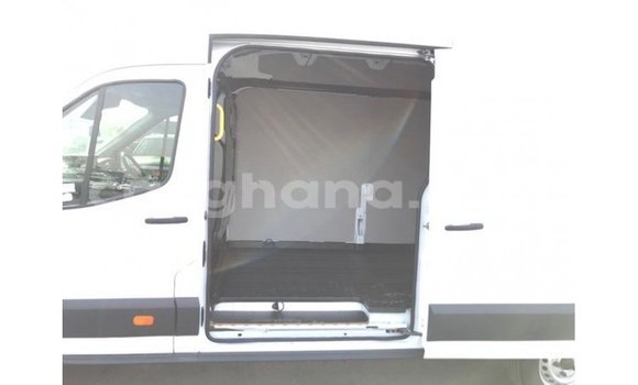 Sayi Imported FORD MUSTANG White Mota in Import - Dubai a Ashanti Sayi Imported FORD MUSTANG White Mota in Import - Dubai a Ashanti