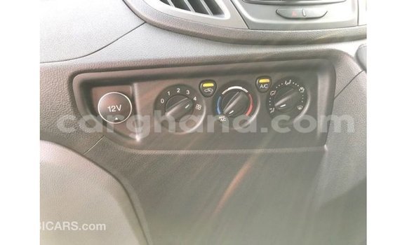 Sayi Imported FORD MUSTANG White Mota in Import - Dubai a Ashanti Sayi Imported FORD MUSTANG White Mota in Import - Dubai a Ashanti