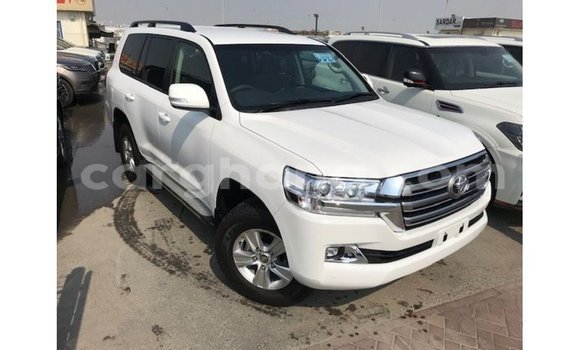 Sayi Imported Toyota Land Cruiser White Mota in Import - Dubai a Ashanti Sayi Imported Toyota Land Cruiser White Mota in Import - Dubai a Ashanti