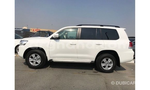 Sayi Imported Toyota Land Cruiser White Mota in Import - Dubai a Ashanti Sayi Imported Toyota Land Cruiser White Mota in Import - Dubai a Ashanti