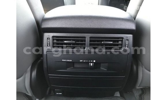 Sayi Imported Toyota Land Cruiser White Mota in Import - Dubai a Ashanti Sayi Imported Toyota Land Cruiser White Mota in Import - Dubai a Ashanti