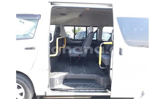 Sayi Imported Toyota Hiace White Mota in Import - Dubai a Ashanti Sayi Imported Toyota Hiace White Mota in Import - Dubai a Ashanti