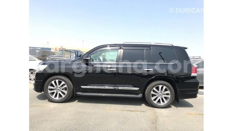 Big with watermark toyota land cruiser ashanti import dubai 21387