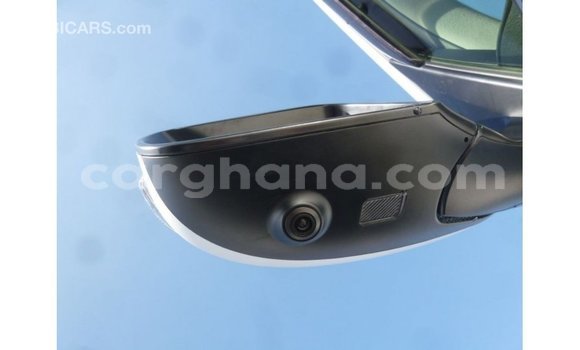 Sayi Imported Toyota Land Cruiser White Mota in Import - Dubai a Ashanti Sayi Imported Toyota Land Cruiser White Mota in Import - Dubai a Ashanti