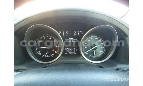 Sayi Imported Toyota Land Cruiser White Mota in Import - Dubai a Ashanti Sayi Imported Toyota Land Cruiser White Mota in Import - Dubai a Ashanti