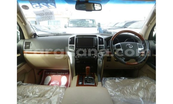 Sayi Imported Toyota Land Cruiser White Mota in Import - Dubai a Ashanti Sayi Imported Toyota Land Cruiser White Mota in Import - Dubai a Ashanti