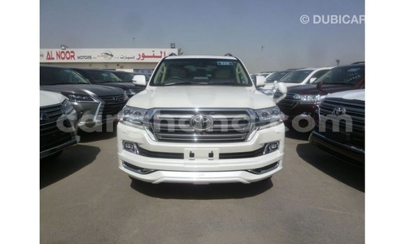 Ra Imported Toyota Land Cruiser funfun Ọkọ̀ in Import - Dubai ni Ashanti Ra Imported Toyota Land Cruiser funfun Ọkọ̀ in Import - Dubai ni Ashanti