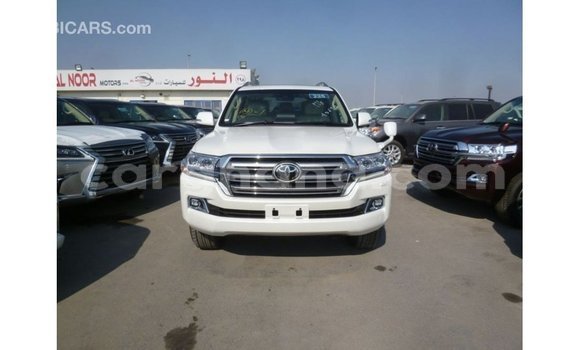 Ra Imported Toyota Land Cruiser funfun Ọkọ̀ in Import - Dubai ni Ashanti Ra Imported Toyota Land Cruiser funfun Ọkọ̀ in Import - Dubai ni Ashanti