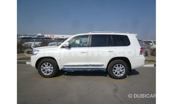 Ra Imported Toyota Land Cruiser funfun Ọkọ̀ in Import - Dubai ni Ashanti Ra Imported Toyota Land Cruiser funfun Ọkọ̀ in Import - Dubai ni Ashanti