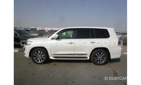 Sayi Imported Toyota Land Cruiser White Mota in Import - Dubai a Ashanti Sayi Imported Toyota Land Cruiser White Mota in Import - Dubai a Ashanti