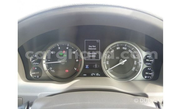 Sayi Imported Toyota Land Cruiser White Mota in Import - Dubai a Ashanti Sayi Imported Toyota Land Cruiser White Mota in Import - Dubai a Ashanti