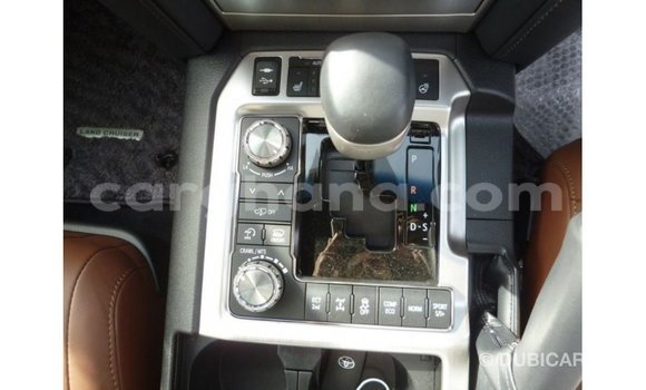 Sayi Imported Toyota Land Cruiser White Mota in Import - Dubai a Ashanti Sayi Imported Toyota Land Cruiser White Mota in Import - Dubai a Ashanti