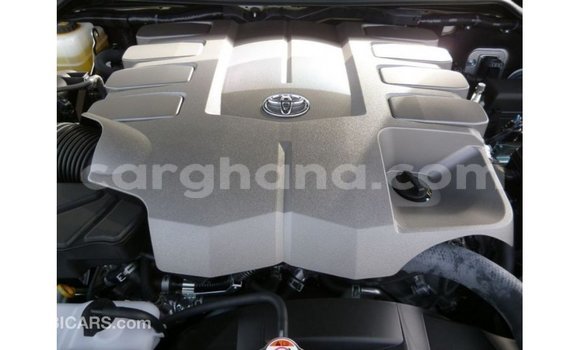 Sayi Imported Toyota Land Cruiser White Mota in Import - Dubai a Ashanti Sayi Imported Toyota Land Cruiser White Mota in Import - Dubai a Ashanti