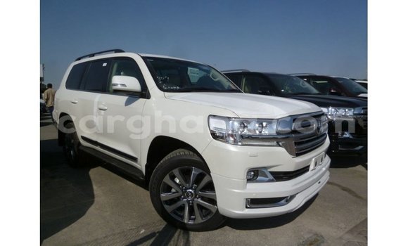 Sayi Imported Toyota Land Cruiser White Mota in Import - Dubai a Ashanti Sayi Imported Toyota Land Cruiser White Mota in Import - Dubai a Ashanti